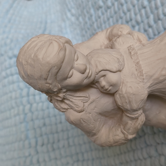 AUSTIN SCULPTURE | Vintage Mother's Day Collectible - Picture 2 of 12